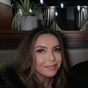 Meet your Posher, Cristiane